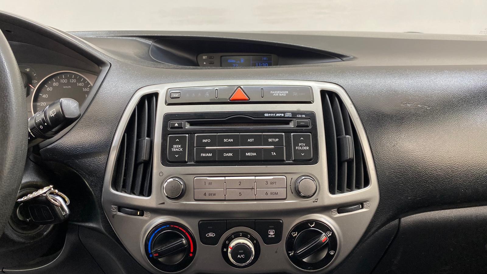 HYUNDAI i20 12